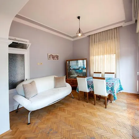 Central Seaside Flat With Excellent View In Bodrum Lägenhet